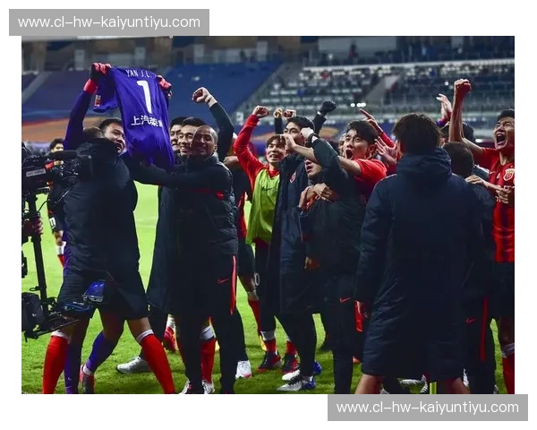 江苏舜天vs上海上港：一场宿命对决，点燃申城与金陵的激情